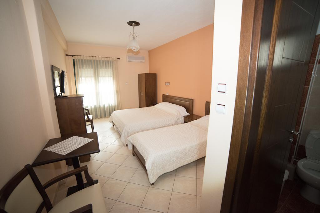 Hotel Galaxias Káto Loutrákion Extérieur photo