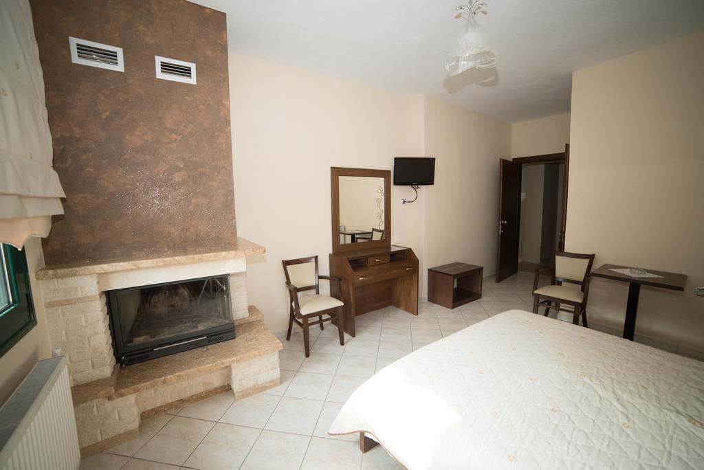 Hotel Galaxias Káto Loutrákion Extérieur photo